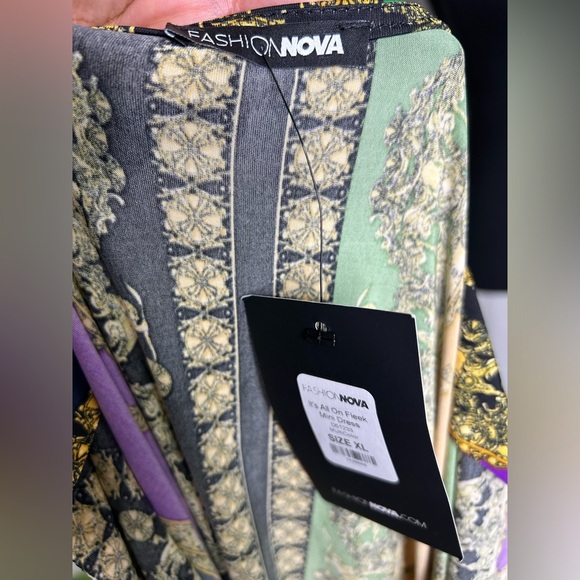 NWT Brand New Fashion Nova XL Long Sleeve Mini Dress with split sz XL - Picture 7 of 7